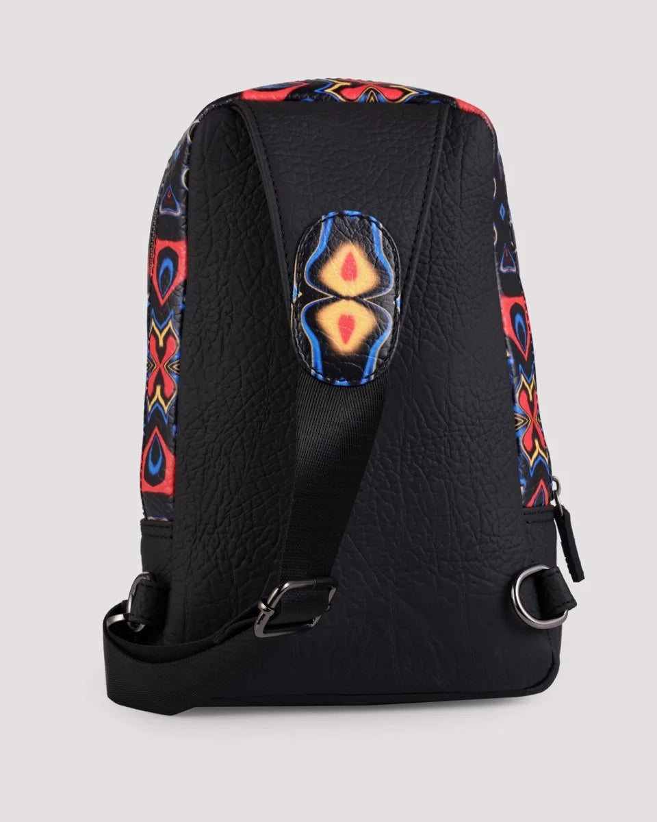 Adjustable shoulder strap detail of men’s sling bag