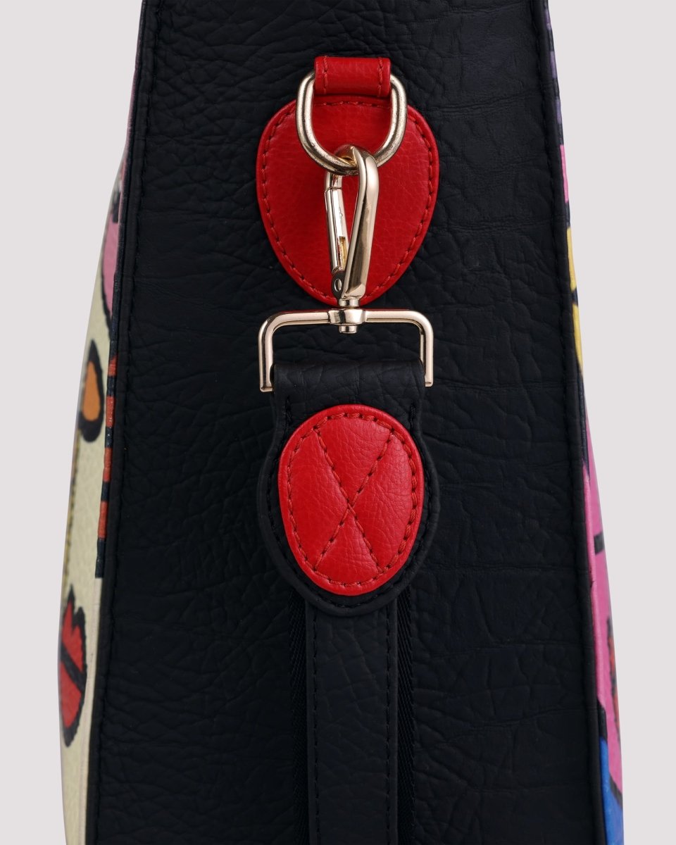 Reinforced shoulder handle detail on tote bag